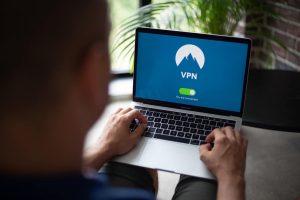 لماذا يجب عليك استخدام خدمة VPN أثناء العمل من المنزل؟