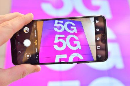 يوتيوب تحد من انتشار نظرية فيروس كورونا 5G الكاذبة