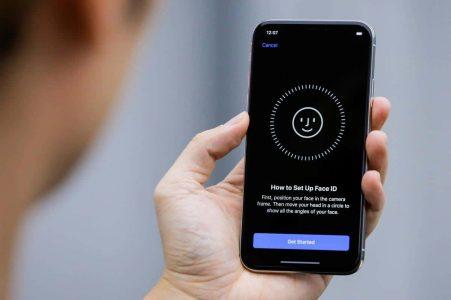 ميزة Face ID على آيفون لن تعمل عند ارتداء الكمامة.. إليك الحل