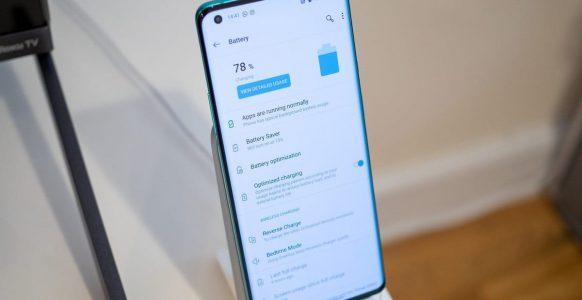 5 إعدادات يجب ضبطها لإطالة عمر بطارية هاتف OnePlus 8