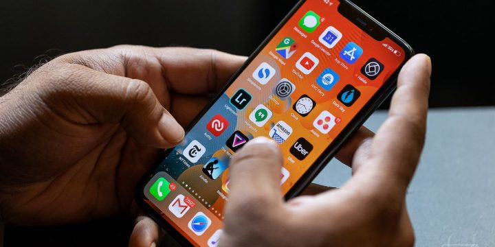 طريقة استخدام مكتبة تطبيقات iOS 14 لتنظيم تطبيقاتك